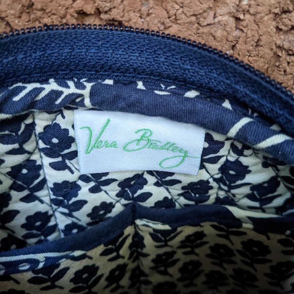 Vera Bradley handbag - Picture 2 of 4